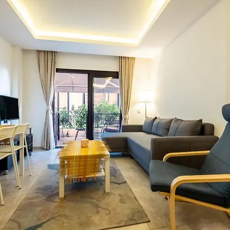 Daire Comfortable Modern House In The Heart Of